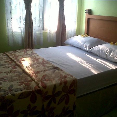 Wening Griya Guest House Jatingaleh Esterno foto